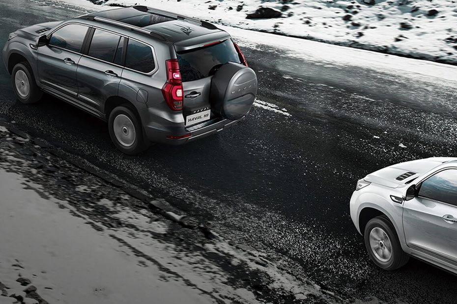 H9 (2022-2023) Rear angle view