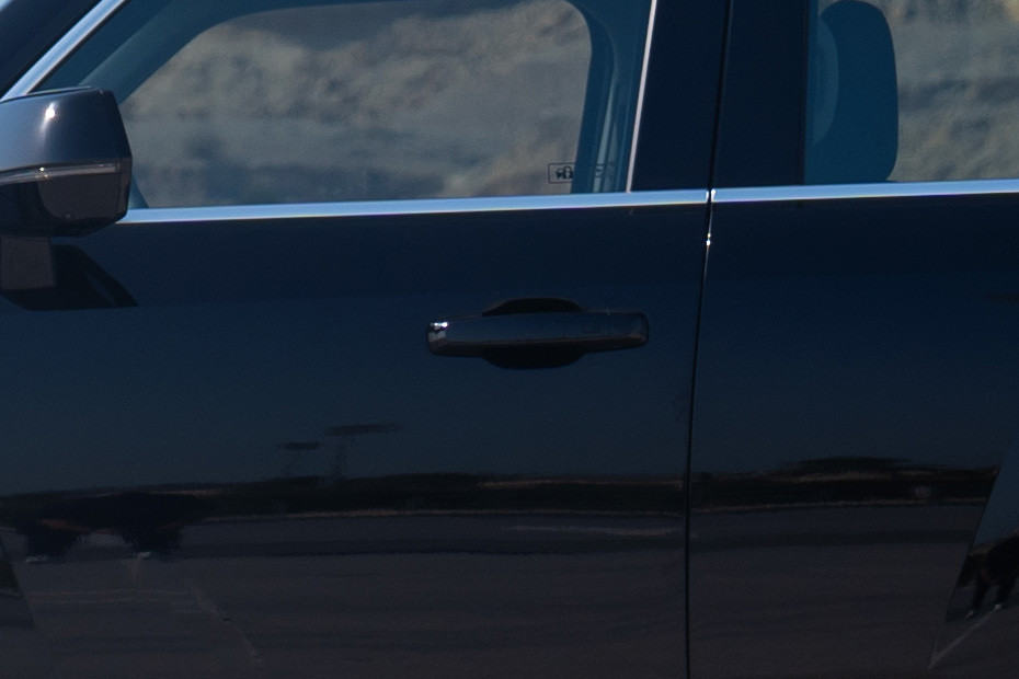 H7 Door handle