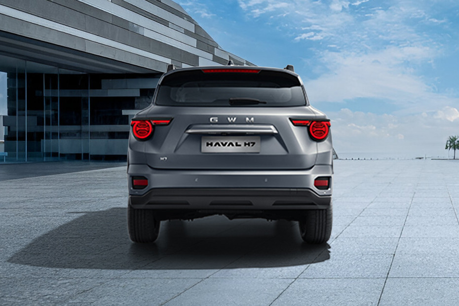 Full Rear View of Haval H7