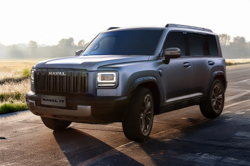 V7 Front angle low view