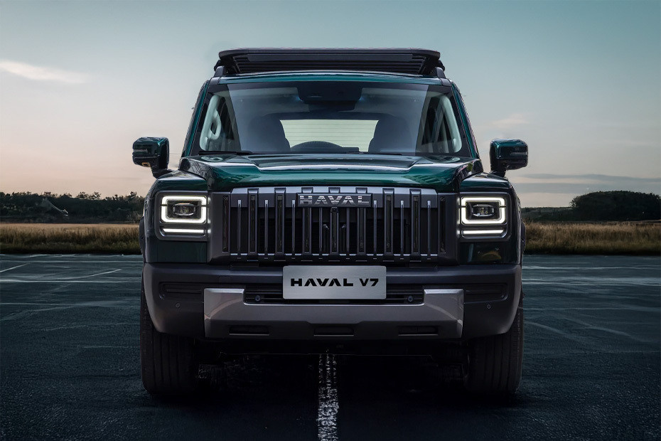 Full Front View of V7