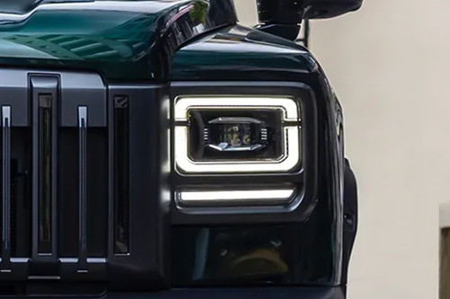 V7 Headlight