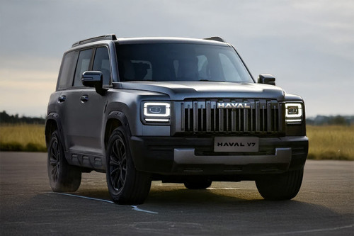 V7 Medium Angle Front View