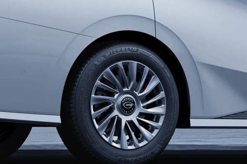 M8 Wheel