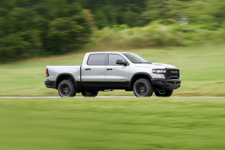 1500 Medium Angle Front View