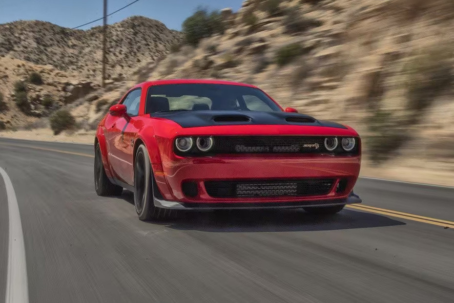Dodge Challenger Front Medium View