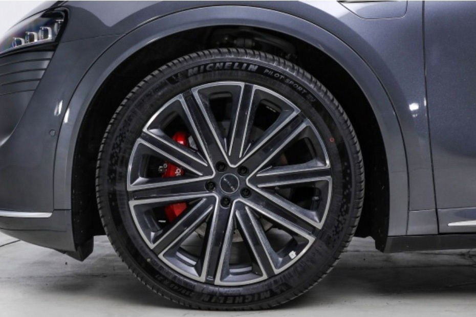 Luxeed R7 Wheel