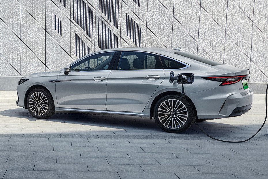 Rear Cross Side View of Chery Arrizo 8