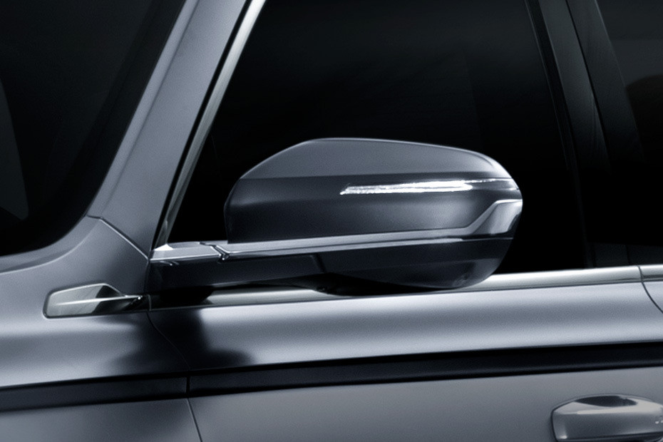Geely Monjaro Drivers Side Mirror Front Angle