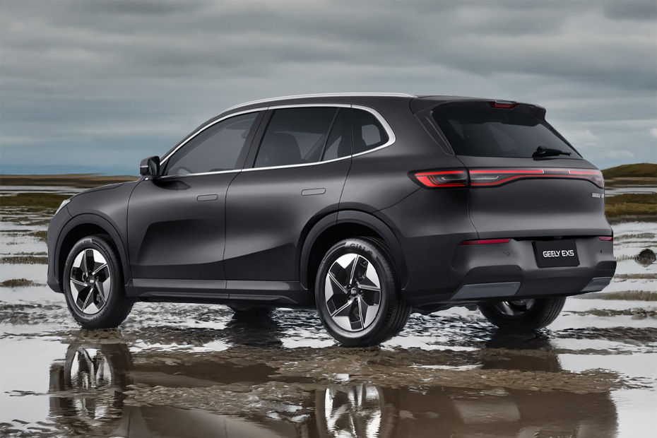 Rear Cross Side View of Geely EX5