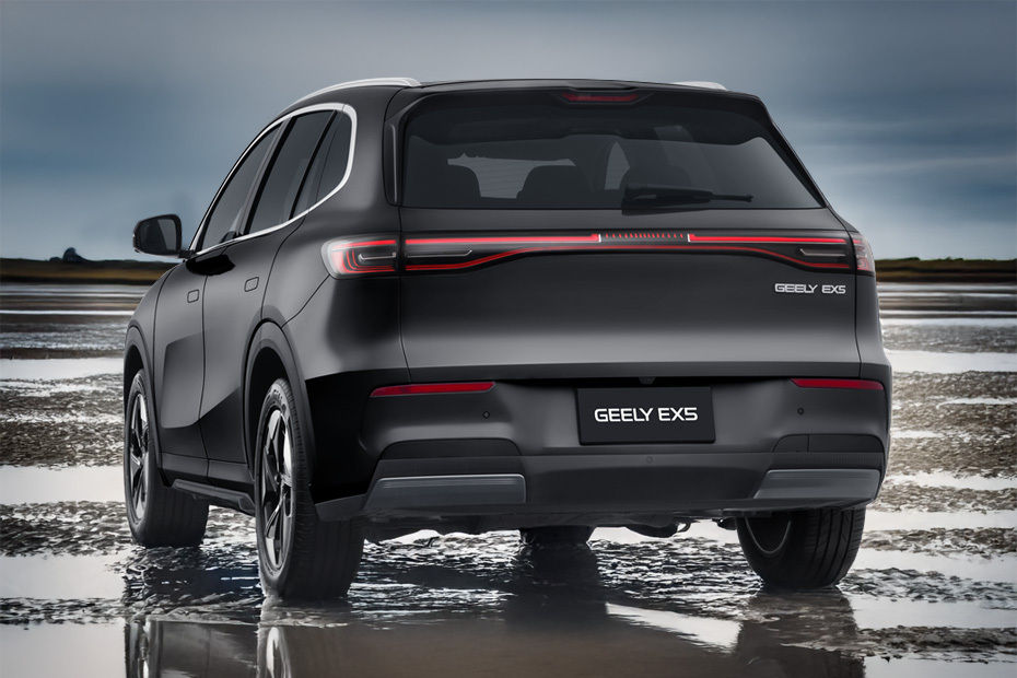 Rear Medium View of Geely EX5