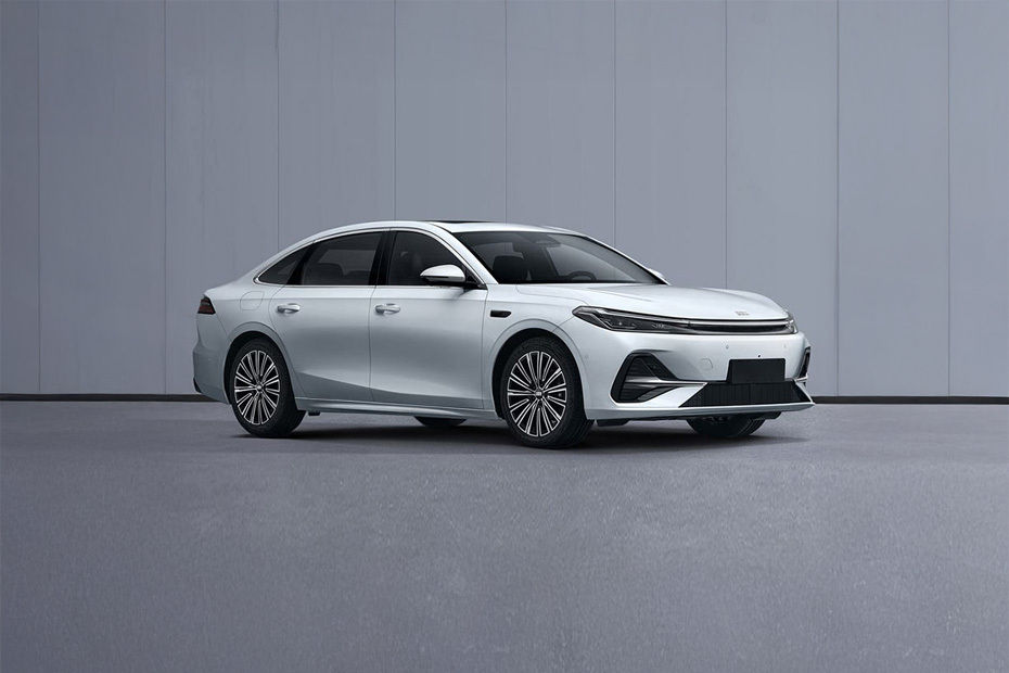 Geely Galaxy A7 EM-i PHEV Front Medium View
