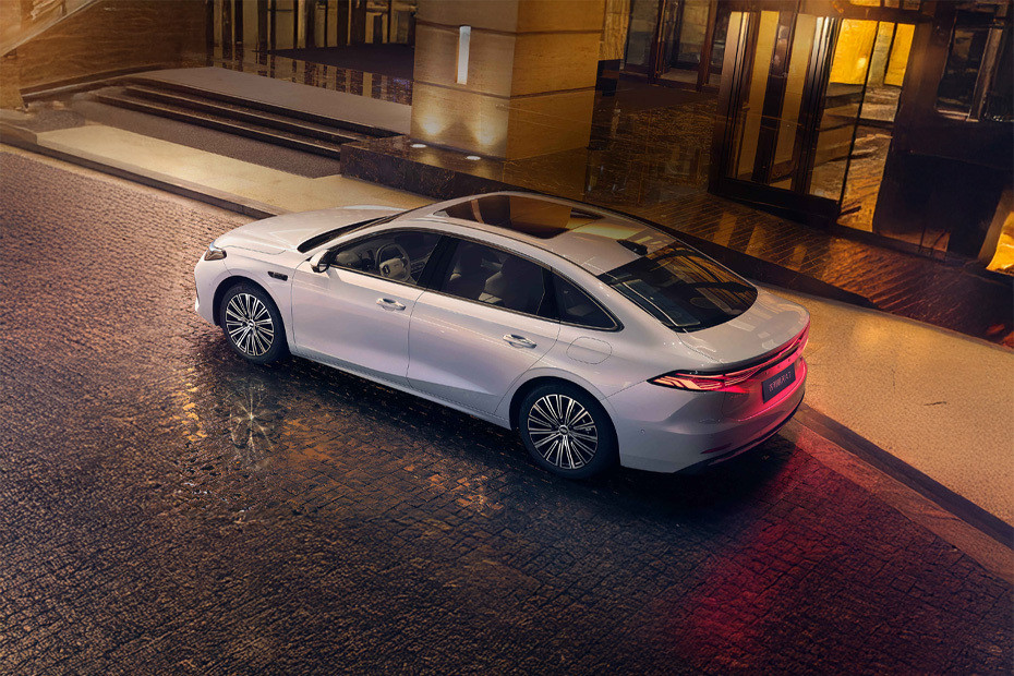 Rear Cross Side View of Geely Galaxy A7 EM-i PHEV