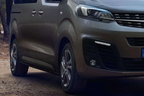 Zafira Life Front Fog Lamp
