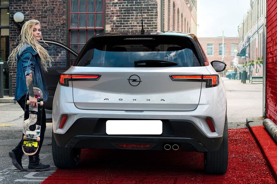 Full Rear View of Opel Mokka