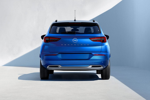 Full Rear View of Opel Grandland