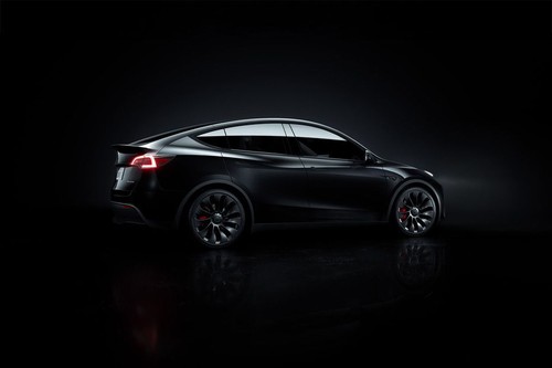 Model Y (2024-2025) Rear Medium Side View