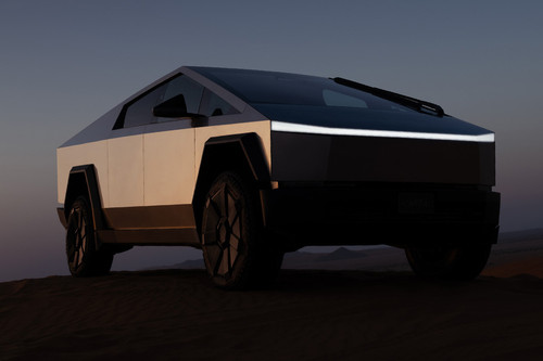 Cybertruck Front deep low Angle View