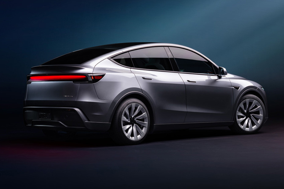 Model Y Rear Medium Side View