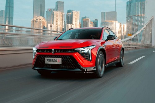 B70S Front angle low view