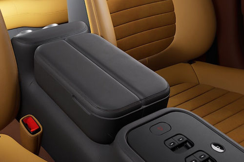 Luce Front Center Divider