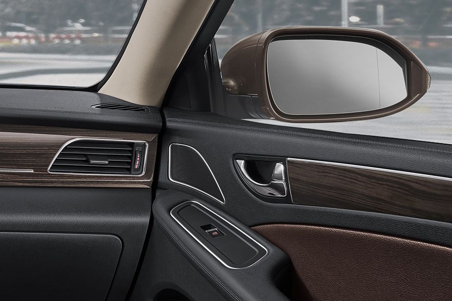 door handle interior of Hongqi H7