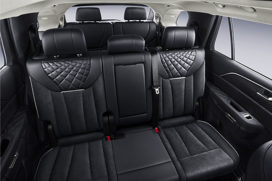 Hongqi E-HS9 Front And Rear Seats Together
