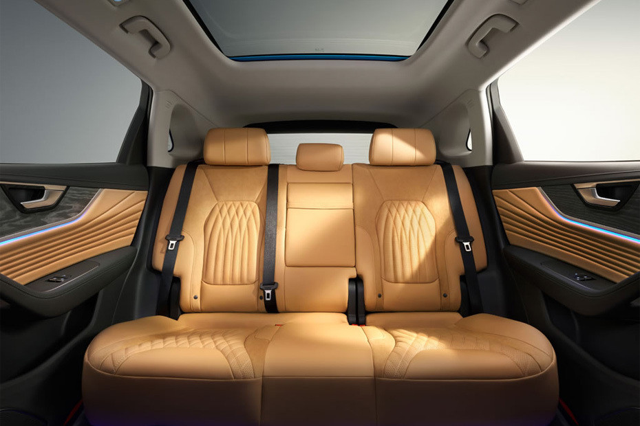 Hongqi HS5 Rear Seats