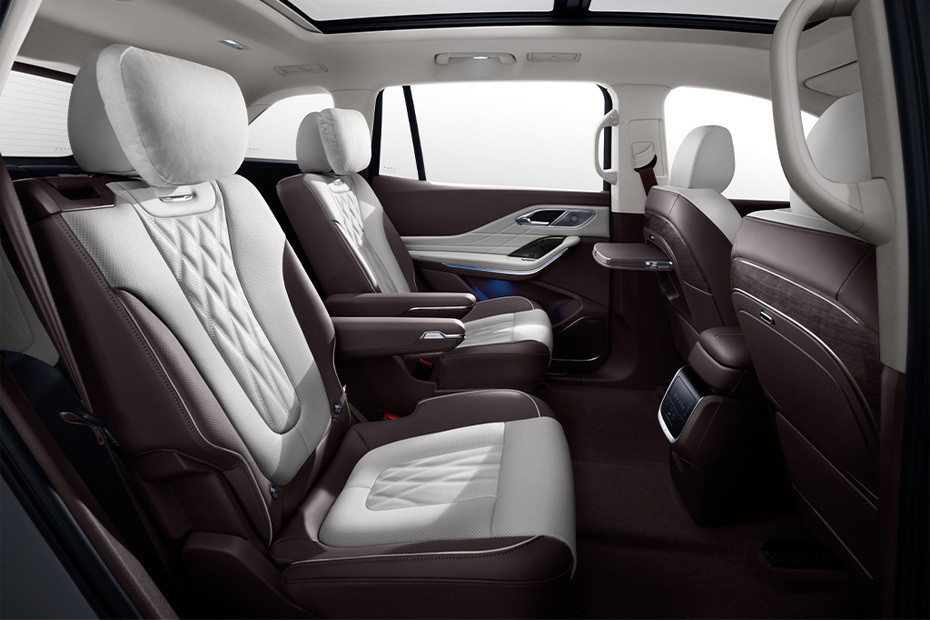 Hongqi HS7 Rear Seats