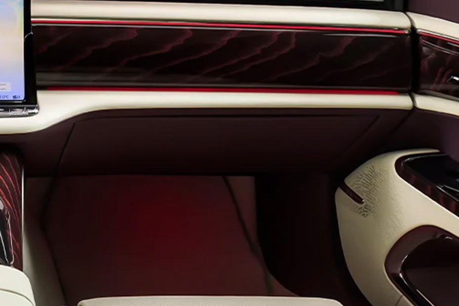 Hongqi Guoya Glove Box