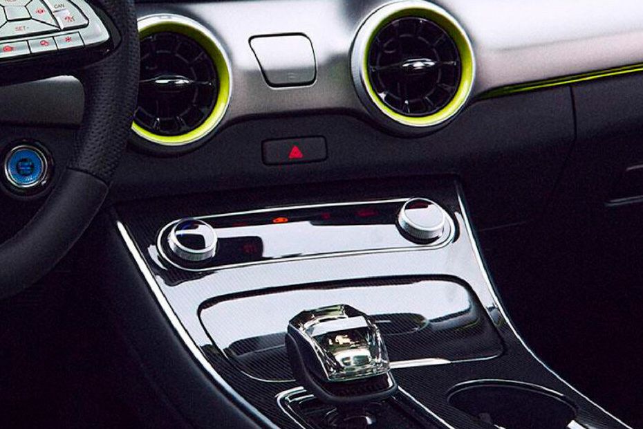 Front AC Controls of Forthing Friday EV