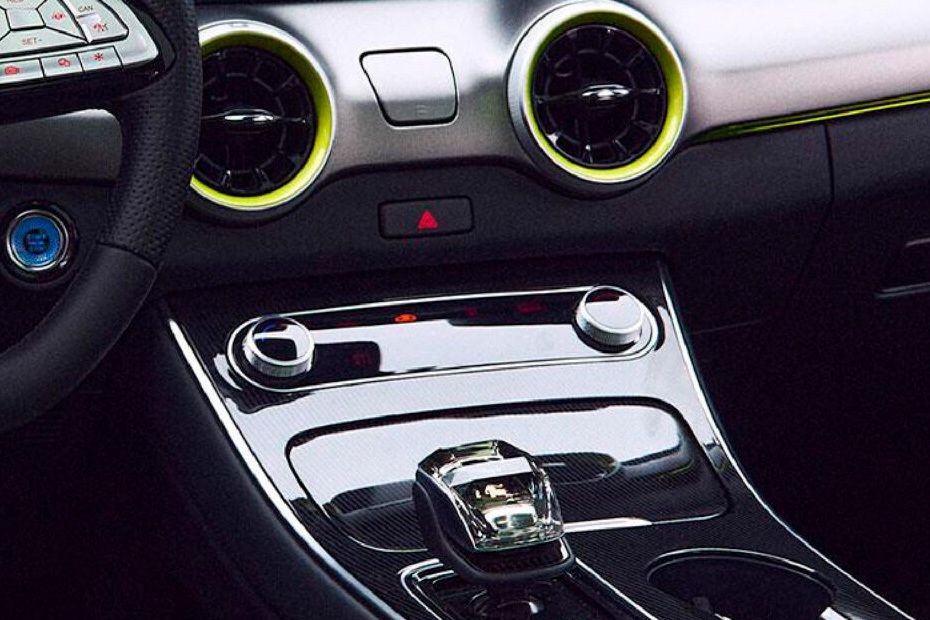 Front AC Controls of Forthing Friday EV