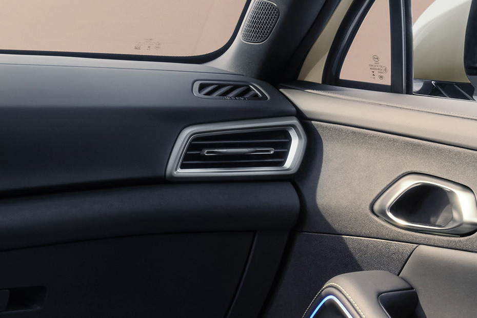 ATTO 2 Front Side Ac Vents