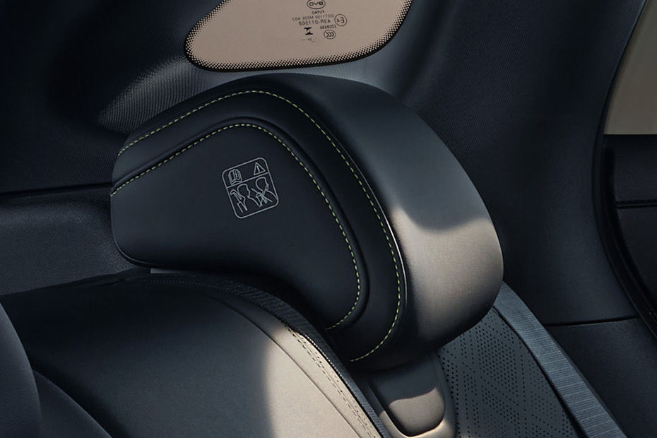 ATTO 2 Rear Seat Head rest