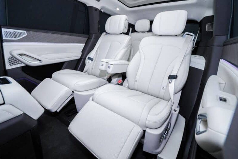 BYD Denza N9 Rear Seats