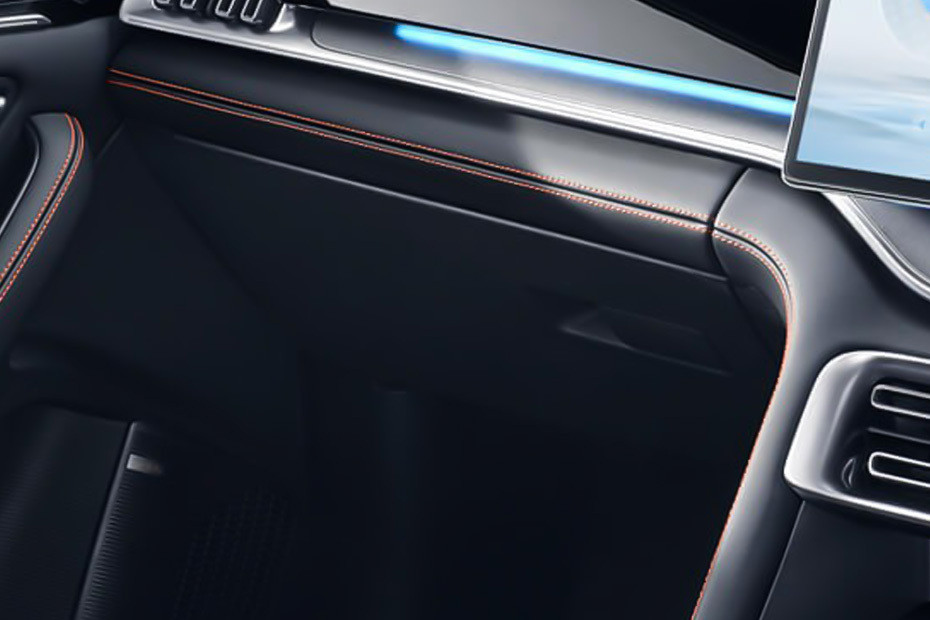 BYD Sealion 6 Glove Box