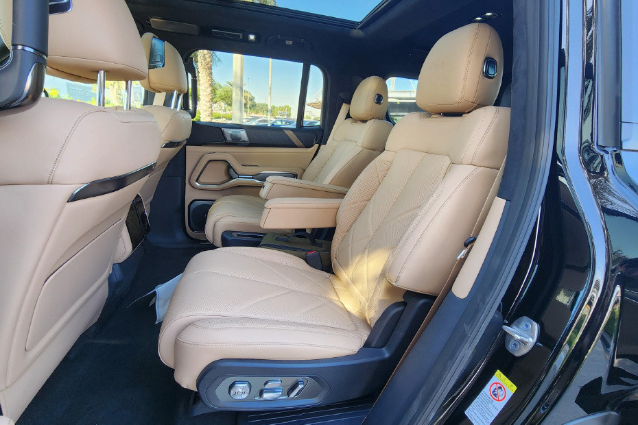 BYD Leopard 8 Rear Seats