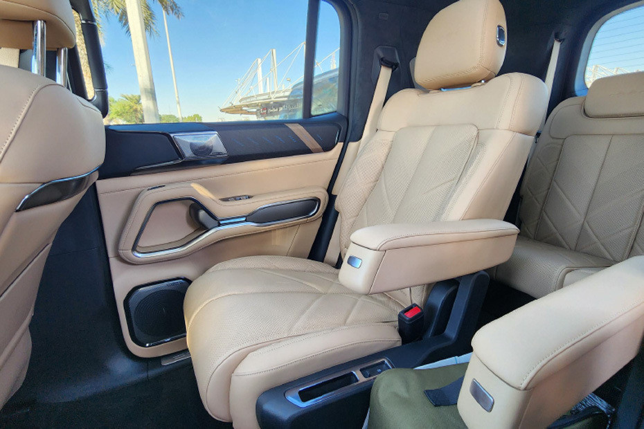 BYD Leopard 8 Rear Seats