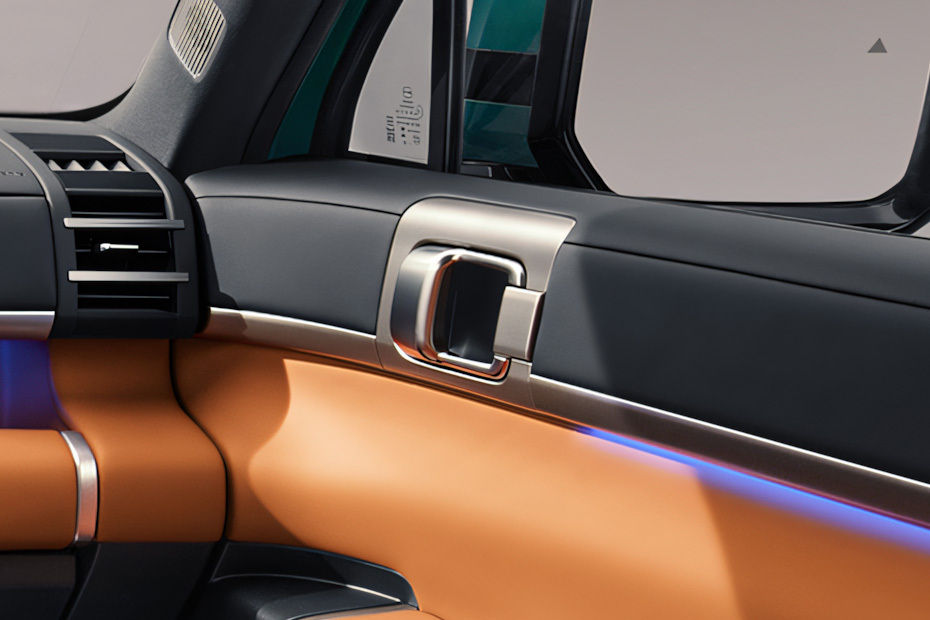 door handle interior of BYD Ti 7