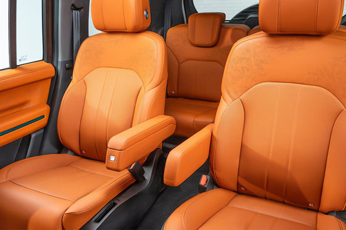 G700 Front Seats