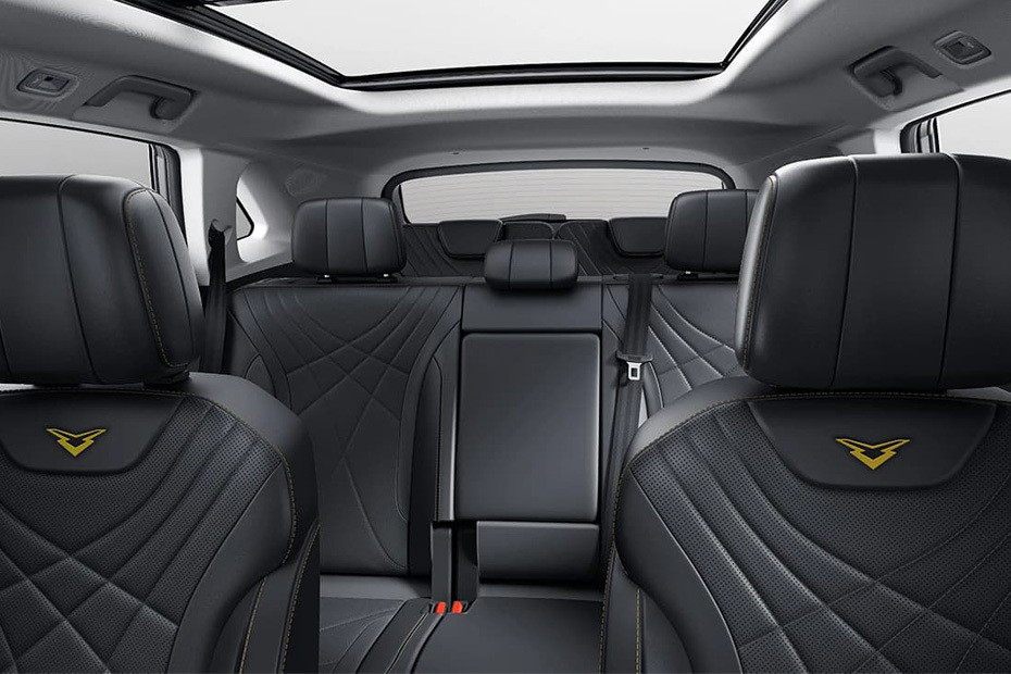 Kaiyi X7 Front And Rear Seats Together