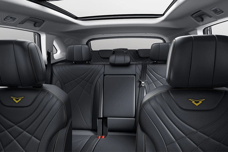 Kaiyi X7 Front And Rear Seats Together