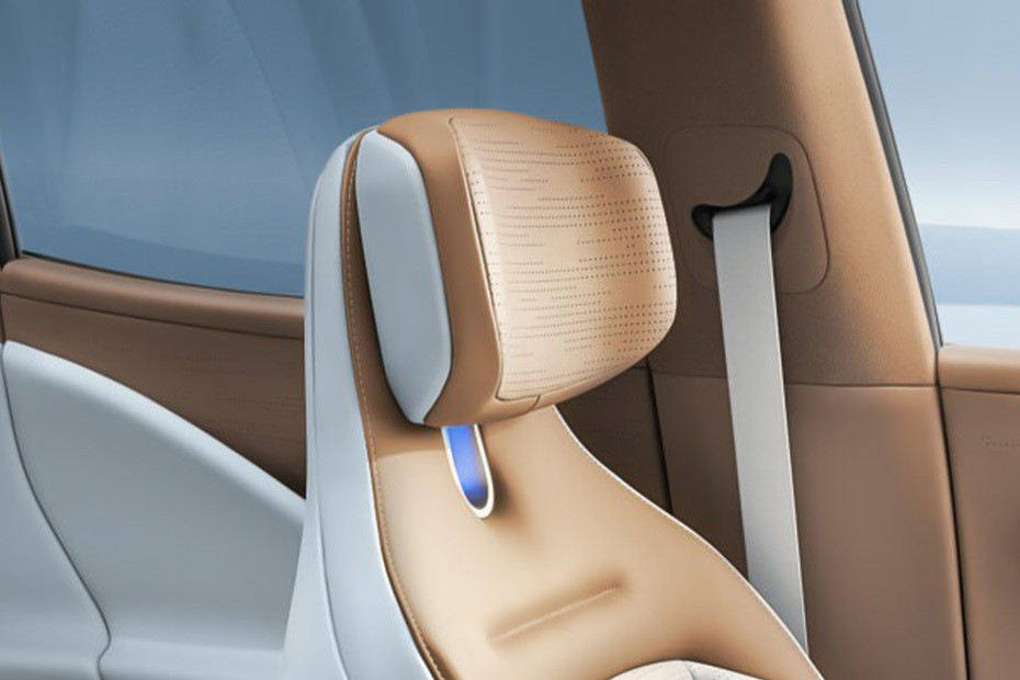 07 Front Seat Headrest