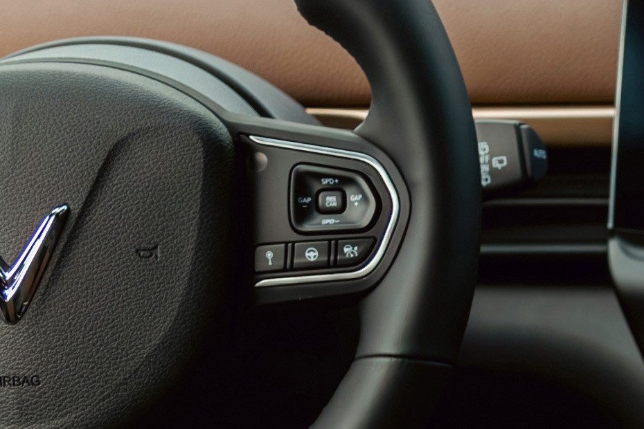 VINFAST VF6 Multi Function Steering