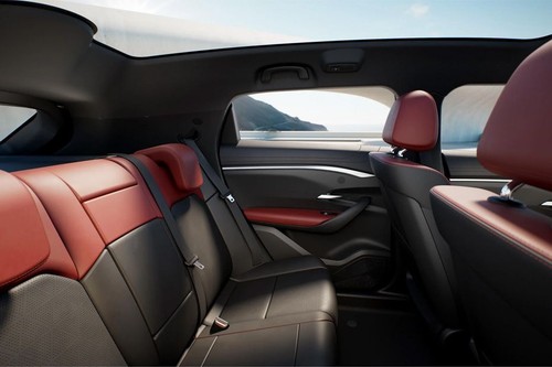 VINFAST VF7 Rear Seats