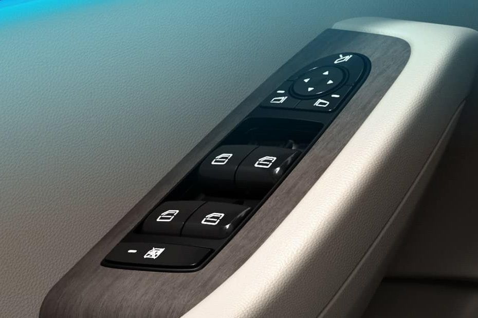 SERES SF  Driver's Side View Door Open