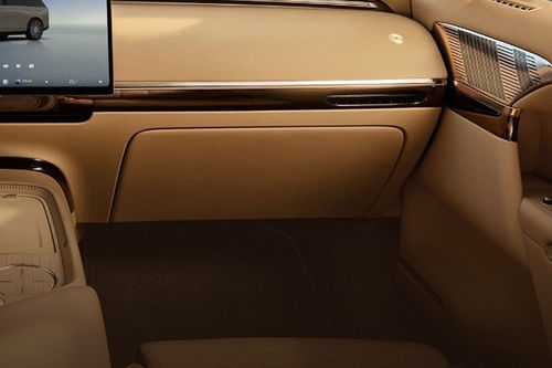 XPENG GX Glove Box