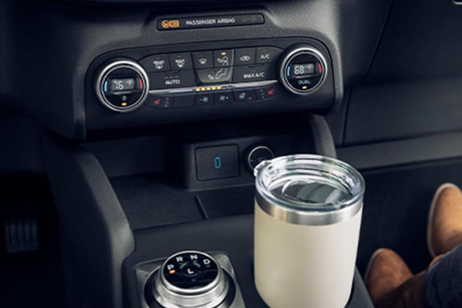 Front AC Controls of Ford Escape (2022-2022)