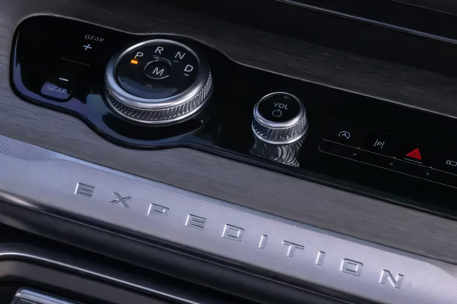 Center Controls of Ford Expedition