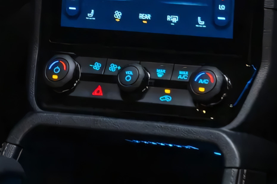 Front AC Controls of Ford Everest